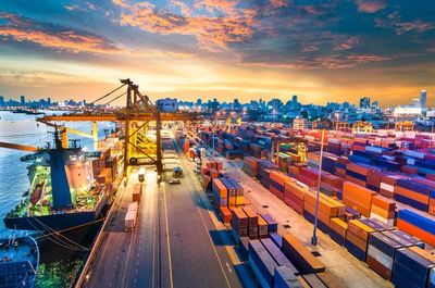 江蘇外貿(mào)出口額領(lǐng)先浙江，為何貿(mào)易順差反被大幅超越？——基于電子商務(wù)視角的深度解析